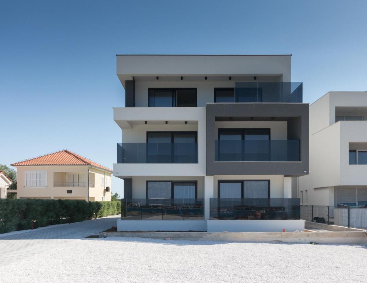 Luxury Beachfront Villa Crystal Aenona - By Ta Leut Agency Nin Eksteriør billede