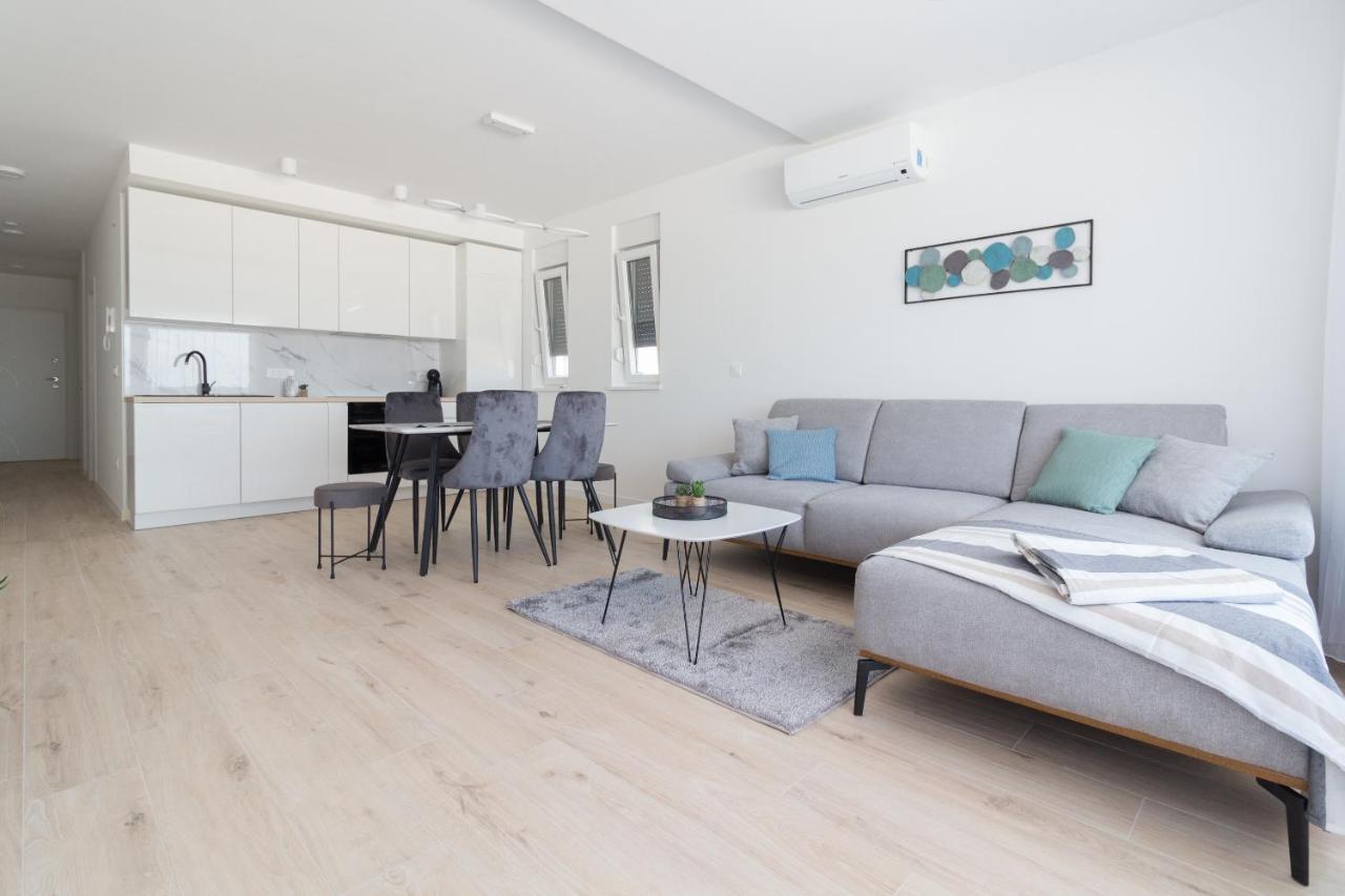 Luxury Beachfront Villa Crystal Aenona - By Ta Leut Agency Nin Eksteriør billede