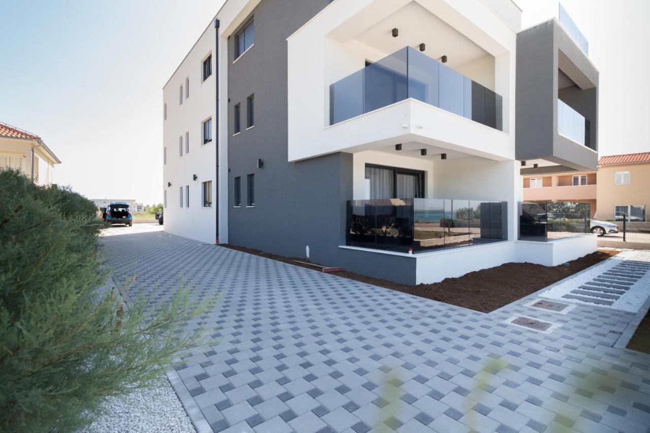 Luxury Beachfront Villa Crystal Aenona - By Ta Leut Agency Nin Eksteriør billede