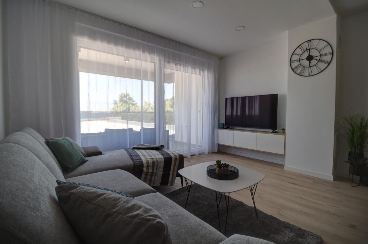 Luxury Beachfront Villa Crystal Aenona - By Ta Leut Agency Nin Eksteriør billede