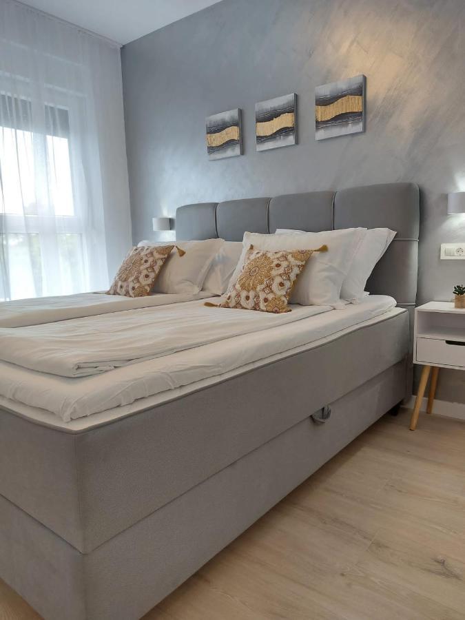 Luxury Beachfront Villa Crystal Aenona - By Ta Leut Agency Nin Eksteriør billede